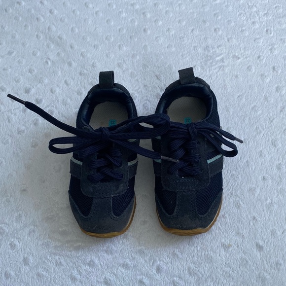 Baby Gap Shoes (size 6) - Picture 2 of 7